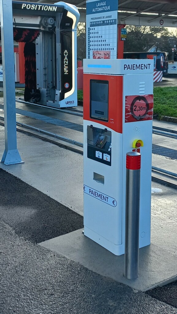 Cartadis - Borne de paiement Cubix : la nouvelle borne de paiement connectée qui révolutionne le lavage auto, en partenariat avec Lavance - 20250128 104055 edited